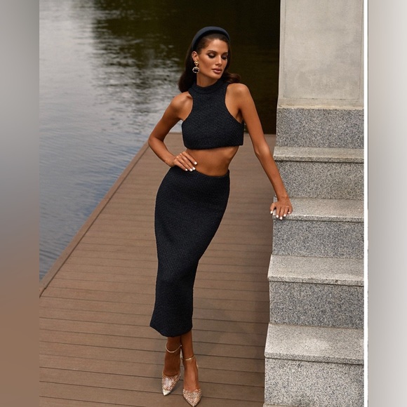 Alamour Black Racer Neck Crop Top - Picture 3 of 16